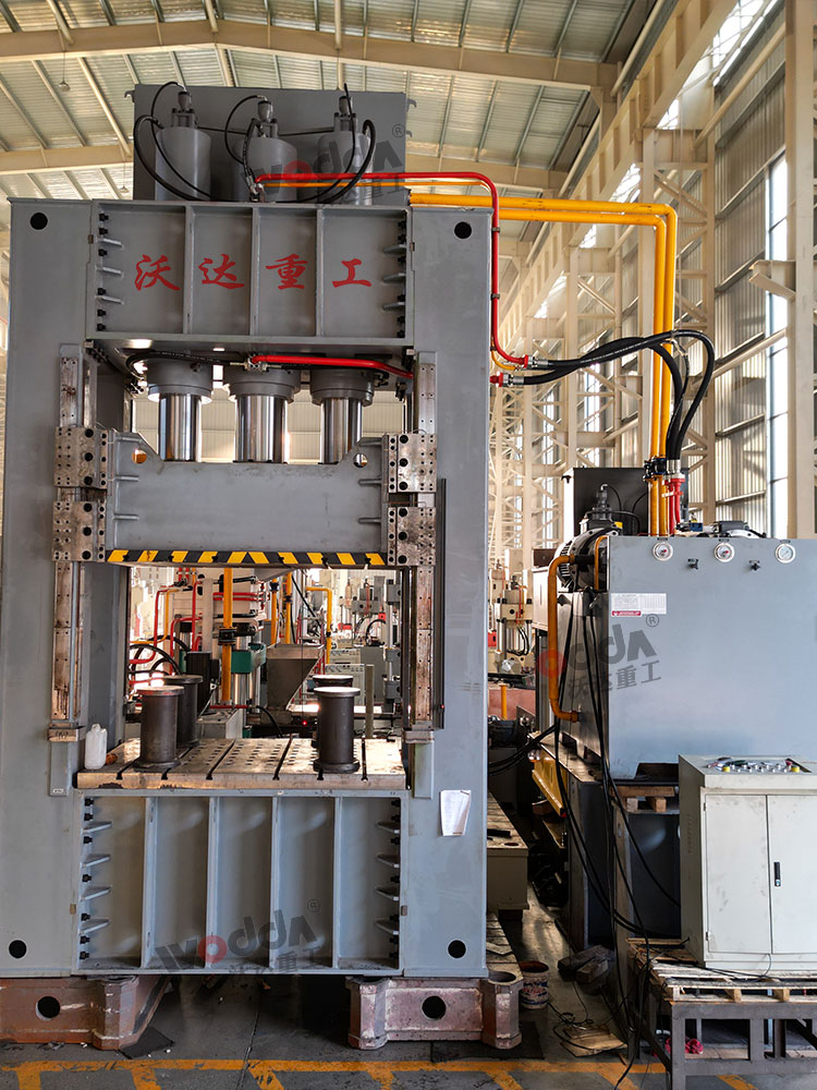 800噸液壓墊拉伸機(jī)(800噸框架式液壓機(jī)) 800噸液壓墊拉伸機(jī)(800噸框架式液壓機(jī))