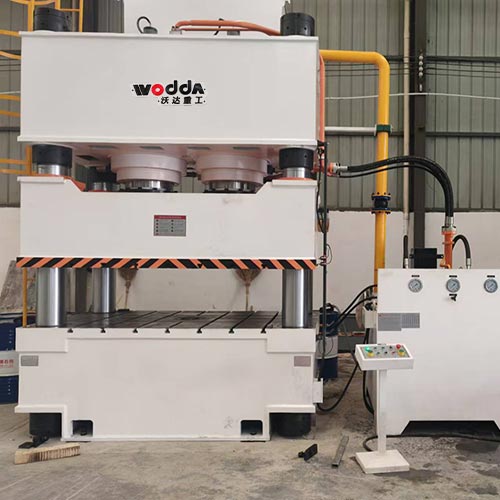 1000噸汽車底盤(pán)護(hù)板成型液壓機(jī)