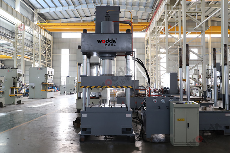 250噸金屬拉伸液壓機調試 250噸金屬拉伸液壓機調試