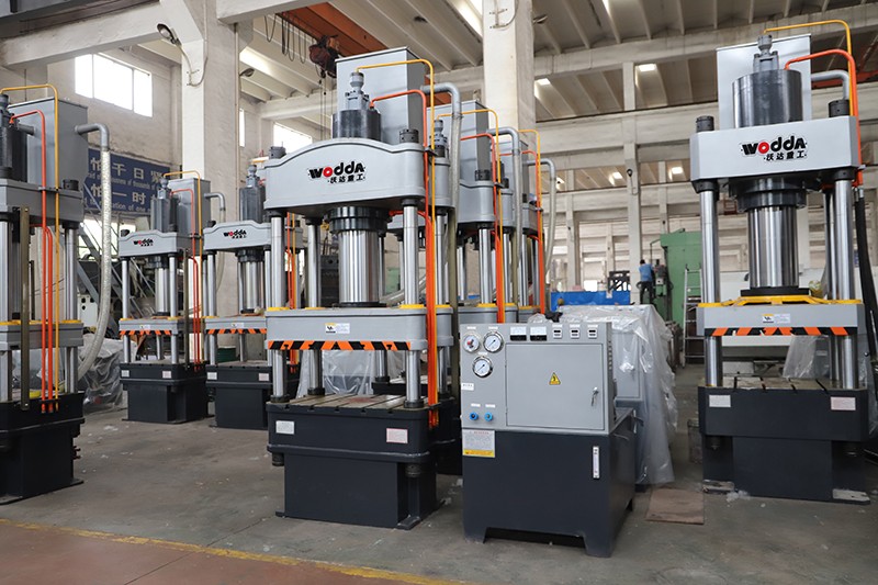 200噸汽車配件拉伸液壓機 200噸汽車配件拉伸液壓機