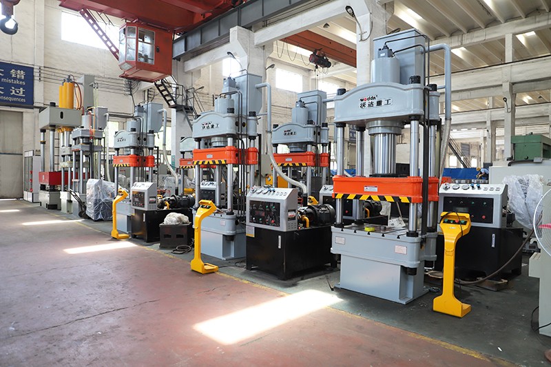 200噸汽車配件拉伸液壓機 200噸汽車配件拉伸液壓機