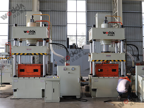 200噸拉伸液壓機(jī) 200噸拉伸液壓機(jī)