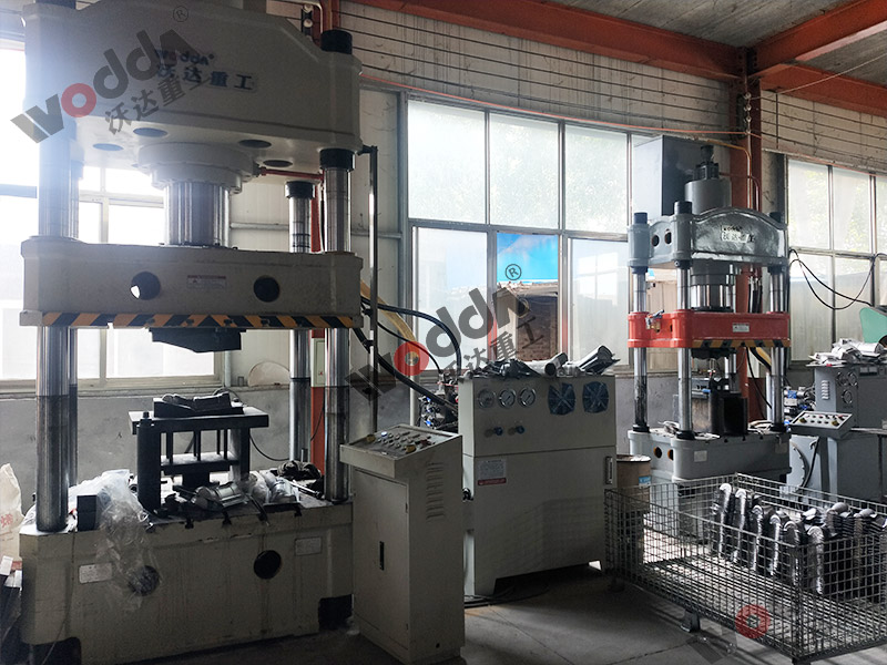 200噸金屬薄板拉伸機 200噸金屬薄板拉伸機