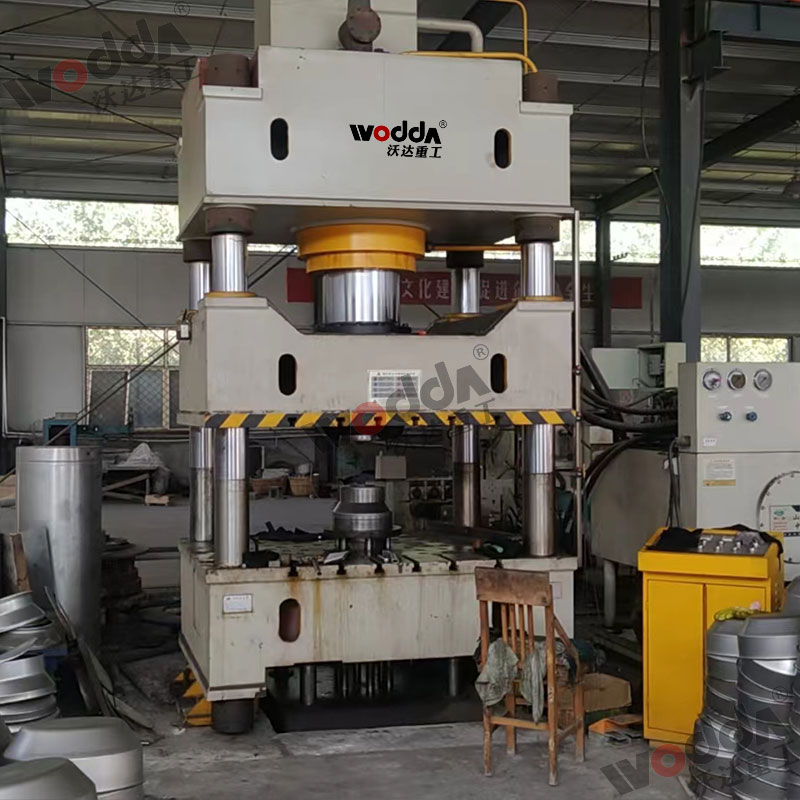 500噸封頭液壓機(jī) 500噸封頭液壓機(jī)