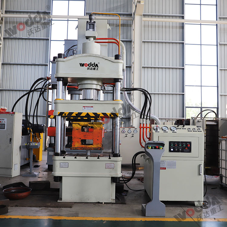 200噸拉伸液壓機(jī) 200噸拉伸液壓機(jī)