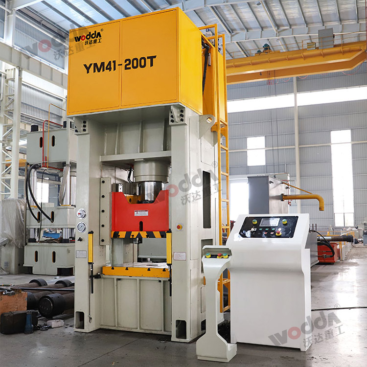 200噸框架式液壓機(圖3).jpg 200噸框架式液壓機(圖3).jpg