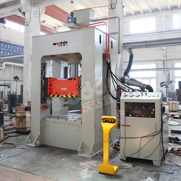 200噸框架式拉伸機 200噸框架式拉伸機