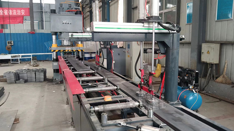 500噸全自動錨桿托盤生產(chǎn)線.jpg 500噸全自動錨桿托盤生產(chǎn)線.jpg