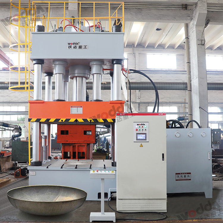 630噸封頭液壓機(jī) 630噸封頭液壓機(jī)