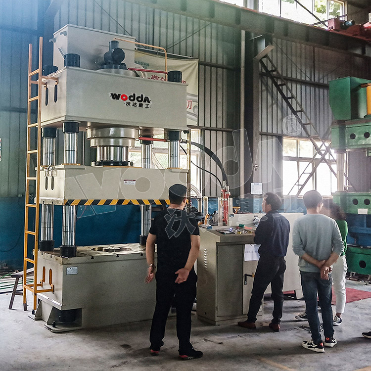 500噸不銹鋼水箱板拉伸液壓機 500噸不銹鋼水箱板拉伸液壓機