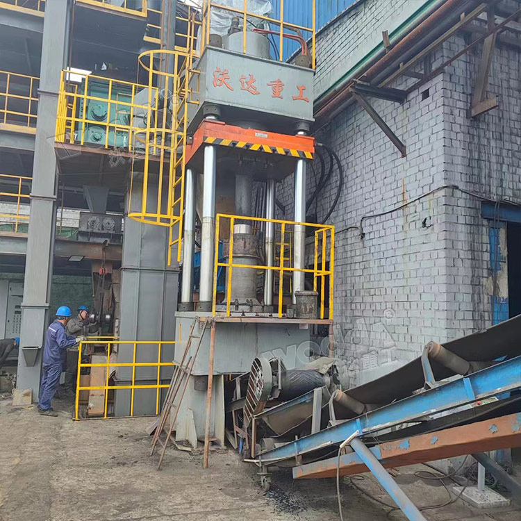 630噸全自動粉末液壓機 630噸全自動粉末液壓機