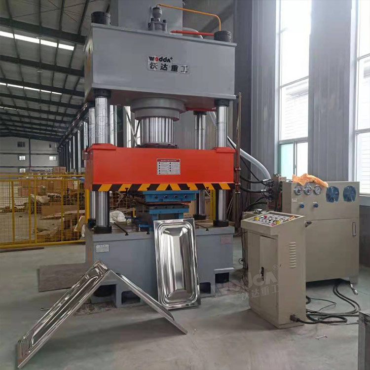 500噸不銹鋼水箱板拉伸液壓機(jī)客戶現(xiàn)場(chǎng).jpg 500噸不銹鋼水箱板拉伸液壓機(jī)客戶現(xiàn)場(chǎng).jpg