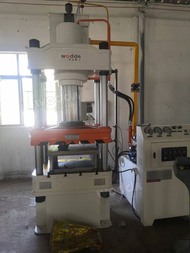 200噸下頂缸式拉伸液壓機 200噸下頂缸式拉伸液壓機