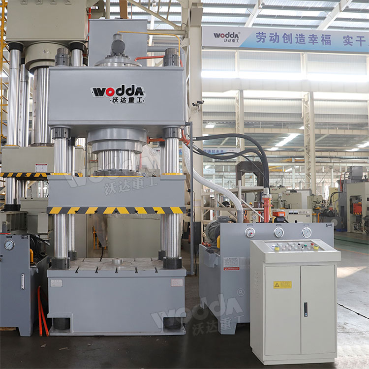 630噸三梁四柱液壓機 630噸三梁四柱液壓機