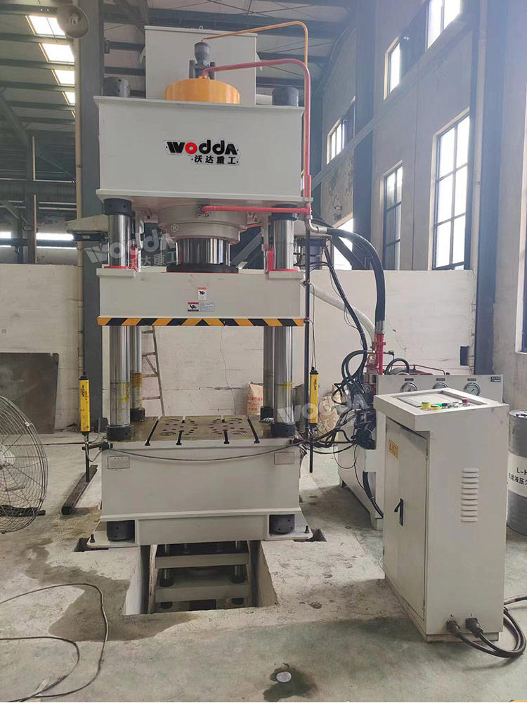 拉伸液壓機(jī) 拉伸液壓機(jī)