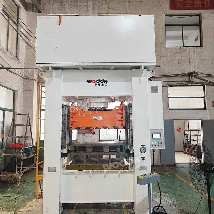 315噸框架式液壓機 315噸框架式液壓機