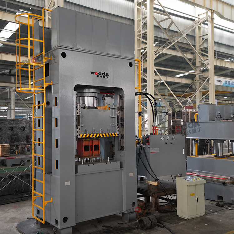 800噸不銹鋼水箱板拉伸液壓機 800噸不銹鋼水箱板拉伸液壓機