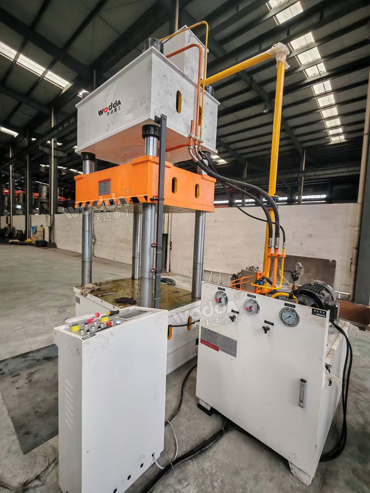 315噸三梁四柱液壓機帶液壓墊 315噸三梁四柱液壓機帶液壓墊