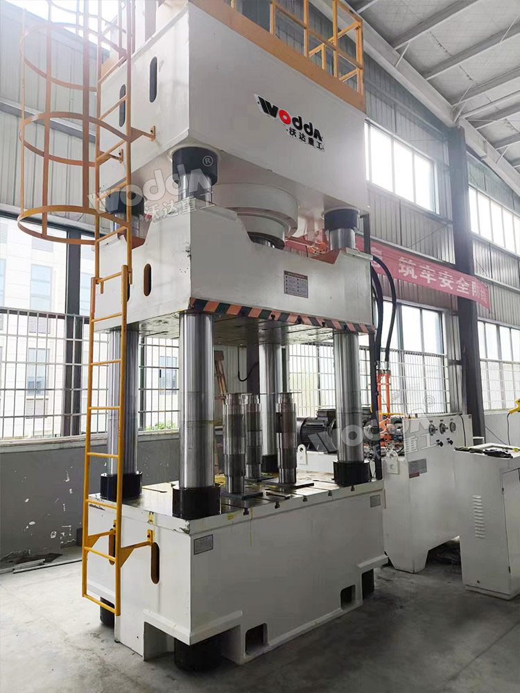 1000噸拉伸機客戶車間調試 1000噸拉伸機客戶車間調試