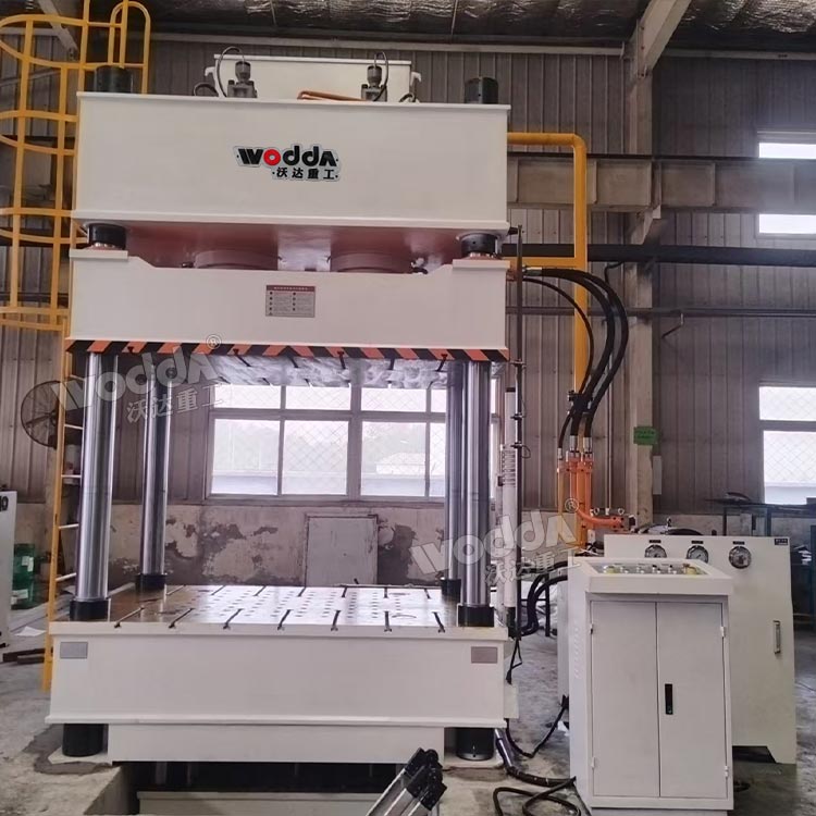 500噸四柱拉伸液壓機現場