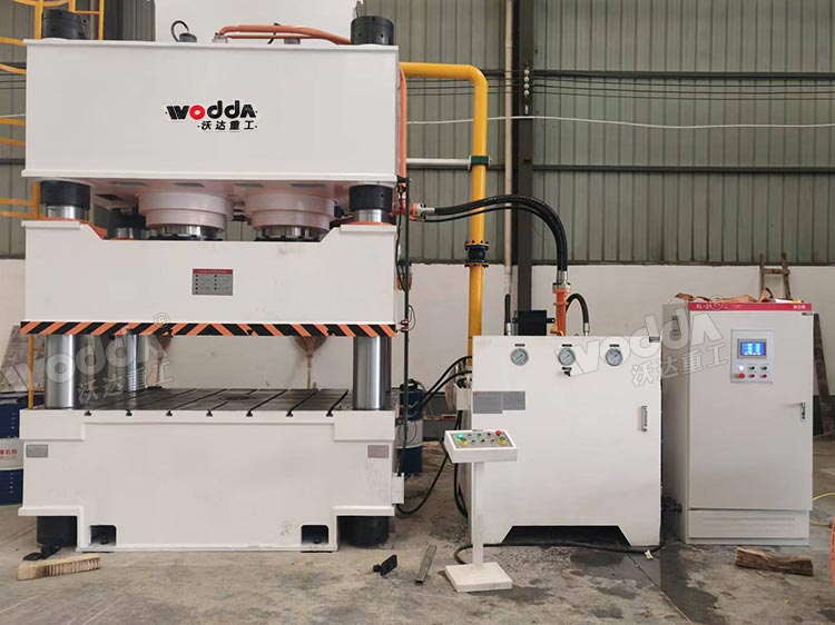 1000噸三梁四柱液壓機 1000噸三梁四柱液壓機