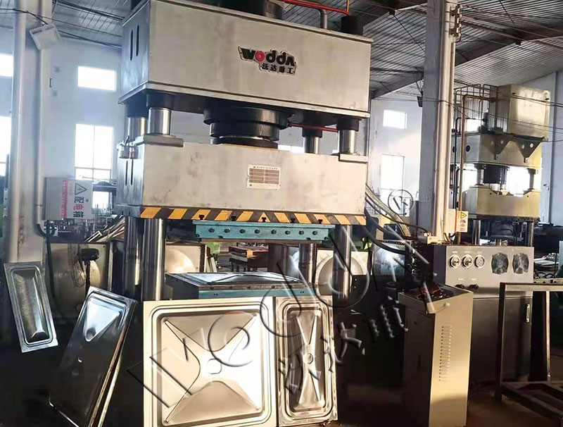 三梁四柱液壓機 三梁四柱液壓機